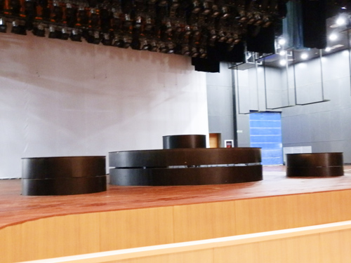 旋轉(zhuǎn)、升降舞臺(tái)